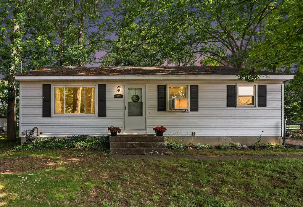355 Nancy Street SE Kentwood City MI 49548