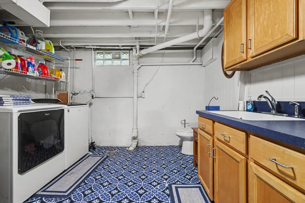 355 Nancy Street SE Kentwood City MI 49548