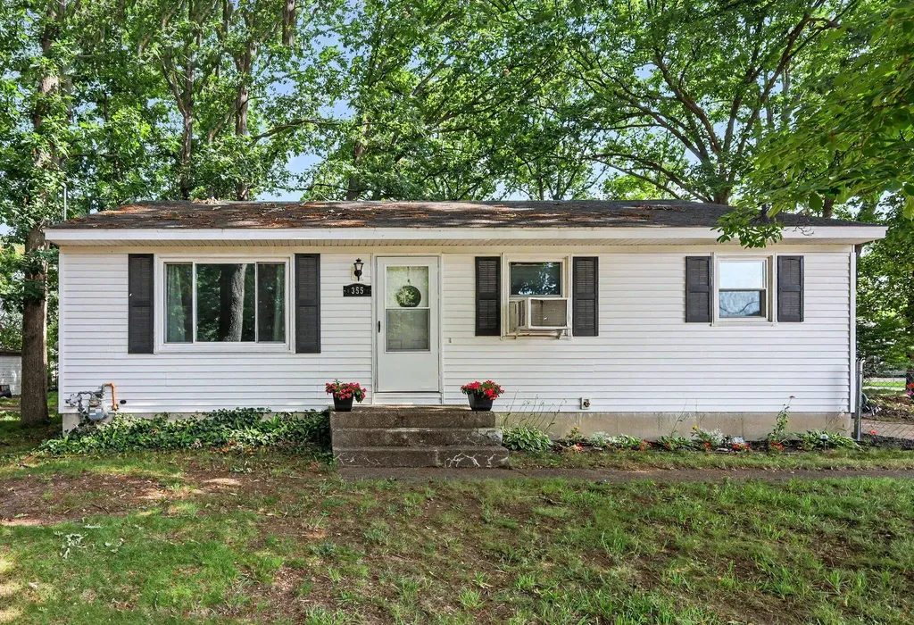 355 Nancy Street SE Kentwood City MI 49548