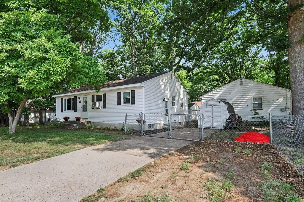 355 Nancy Street SE Kentwood City MI 49548