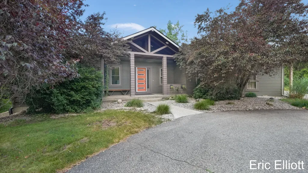 2219 Sawmill Drive NE Algoma Township MI 49341