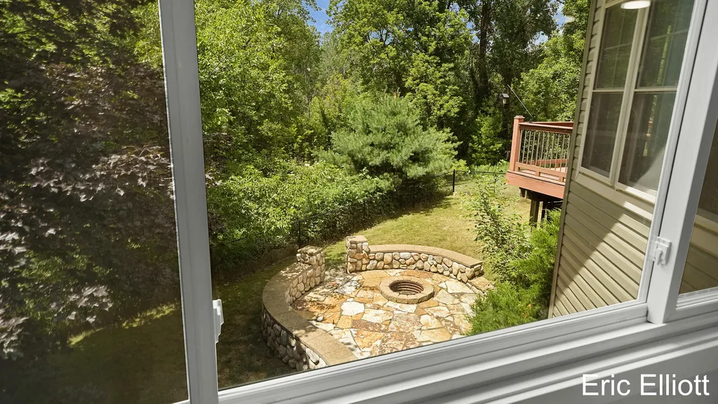 2219 Sawmill Drive NE Algoma Township MI 49341