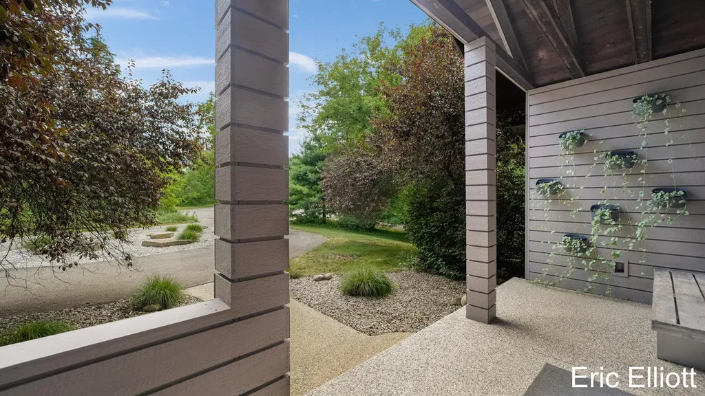 2219 Sawmill Drive NE Algoma Township MI 49341