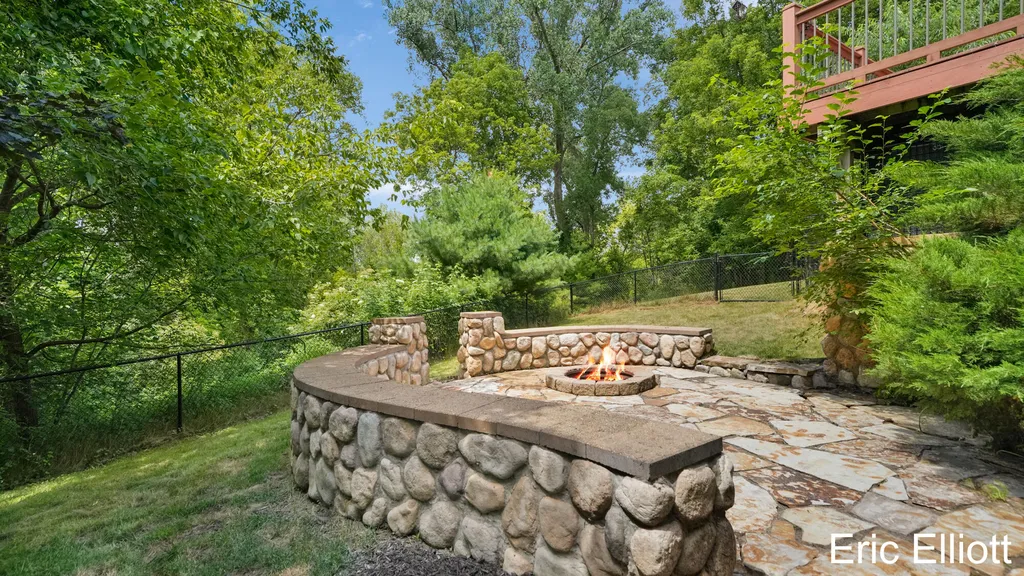 2219 Sawmill Drive NE Algoma Township MI 49341