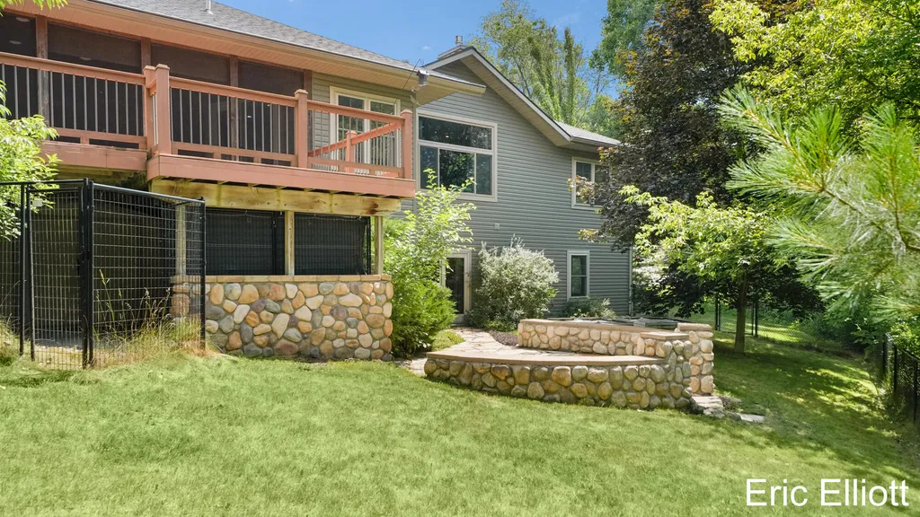 2219 Sawmill Drive NE Algoma Township MI 49341