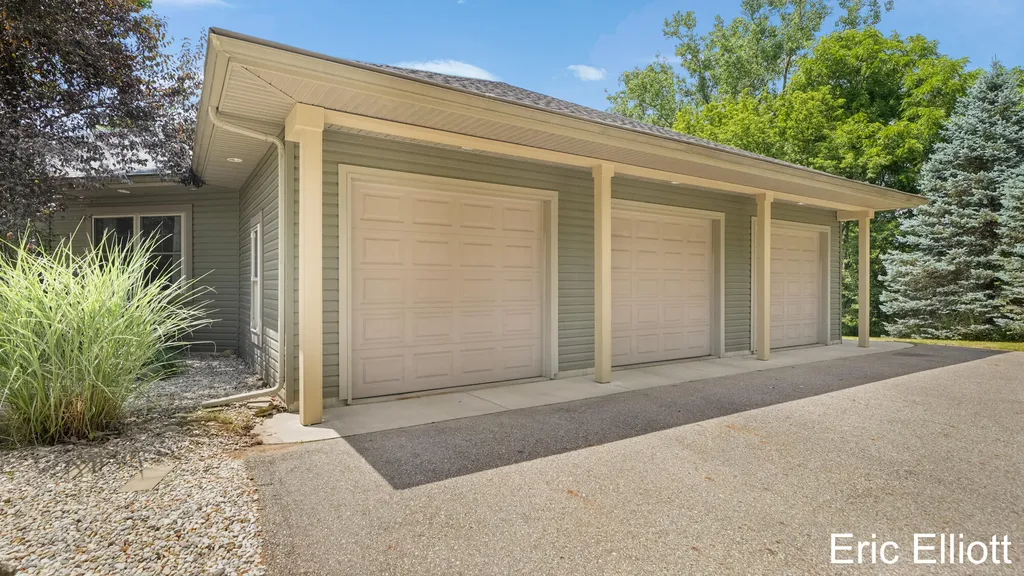 2219 Sawmill Drive NE Algoma Township MI 49341