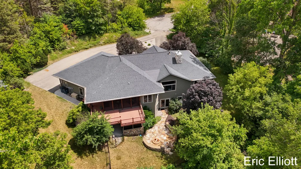 2219 Sawmill Drive NE Algoma Township MI 49341