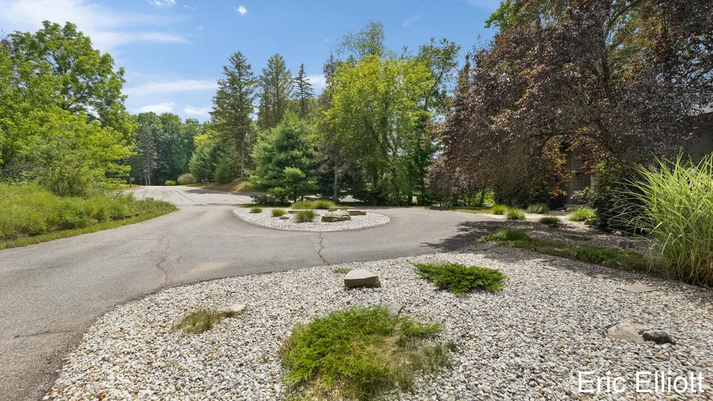 2219 Sawmill Drive NE Algoma Township MI 49341