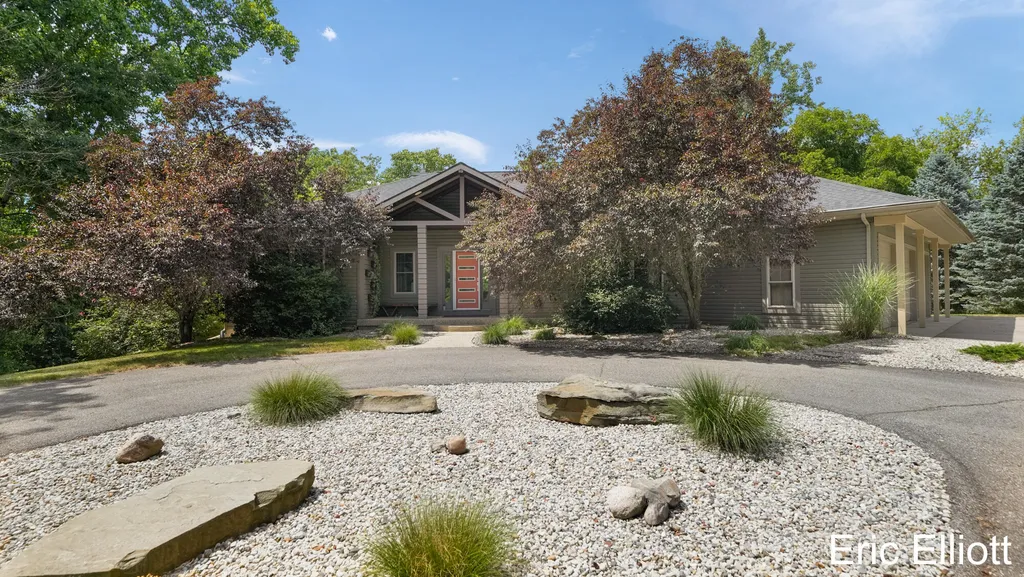 2219 Sawmill Drive NE Algoma Township MI 49341