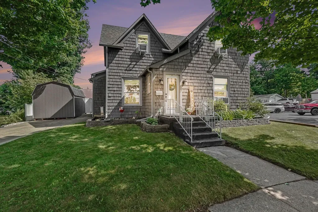 13 E Dayton Street Fremont City MI 49412