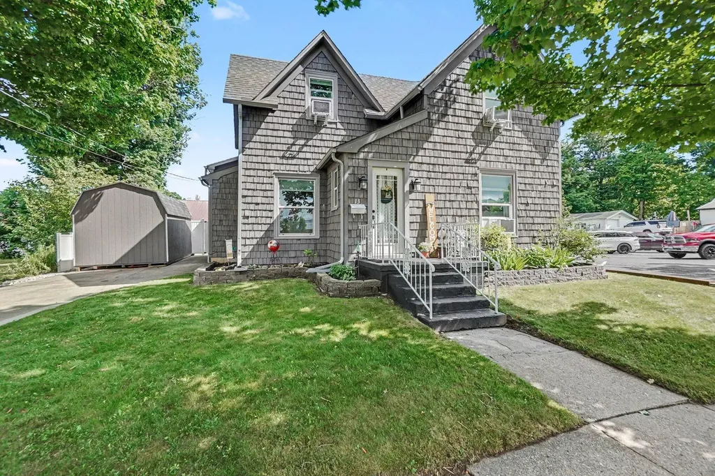 13 E Dayton Street Fremont City MI 49412