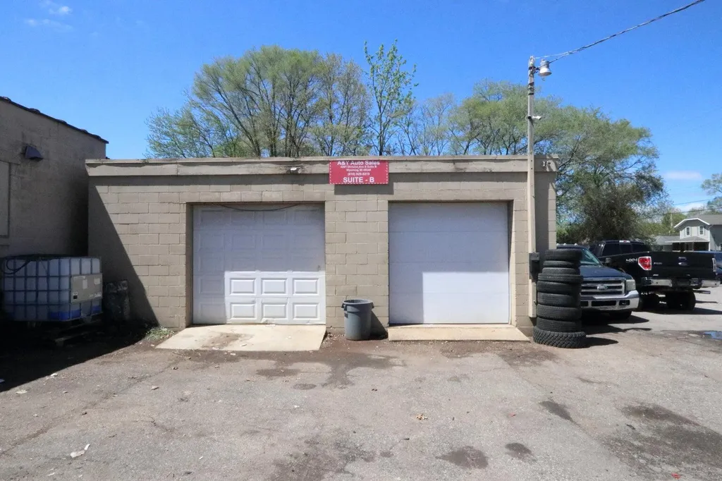 4201 Division Avenue S Wyoming City MI 49548