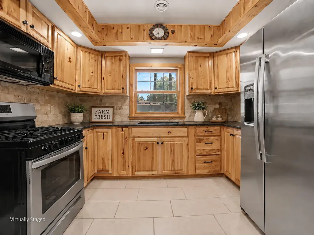 1615 Havenga Street Laketon Township MI 49445