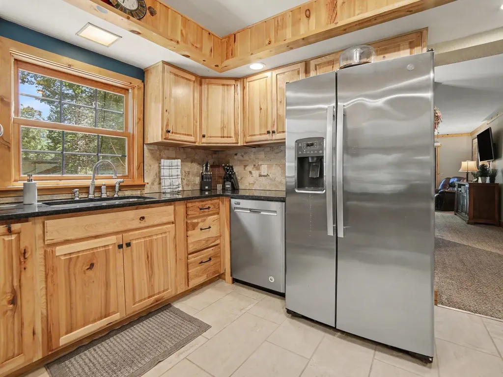 1615 Havenga Street Laketon Township MI 49445