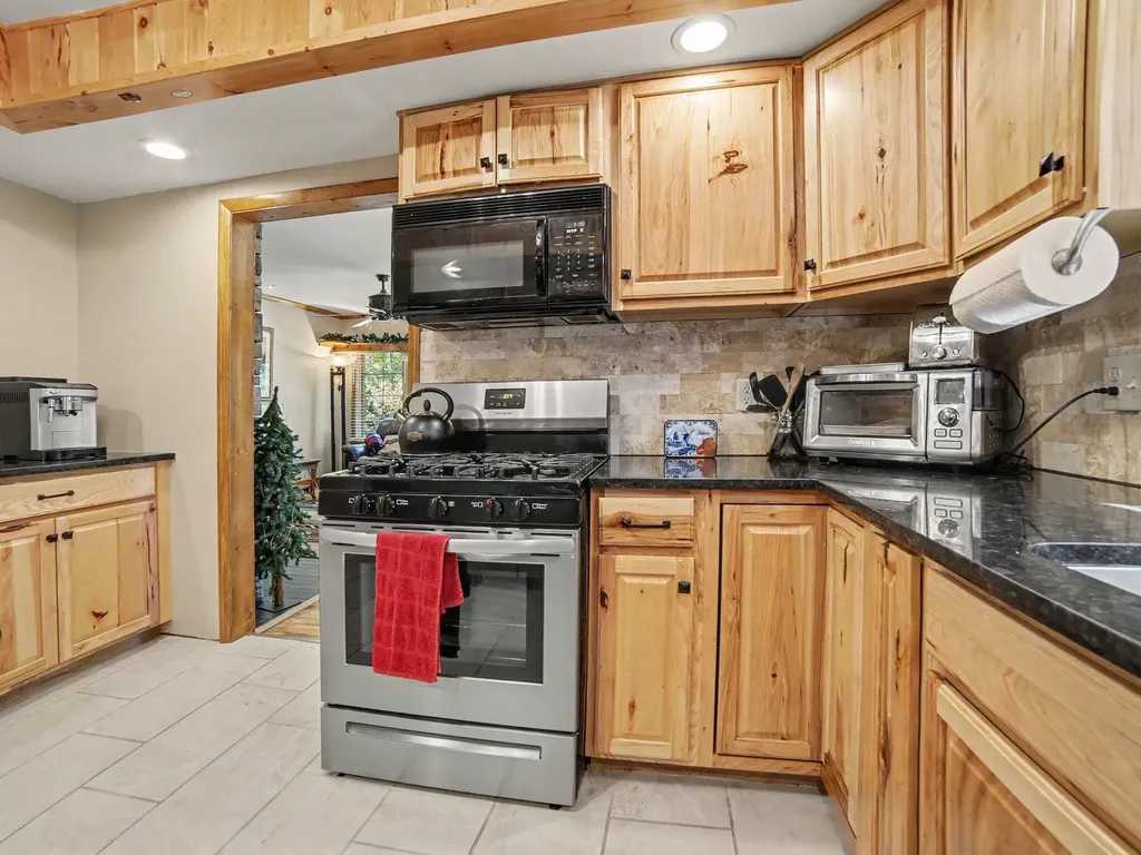1615 Havenga Street Laketon Township MI 49445