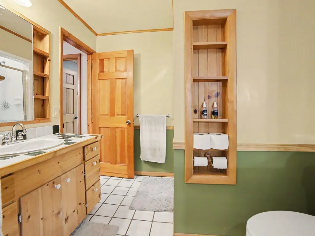 1615 Havenga Street Laketon Township MI 49445