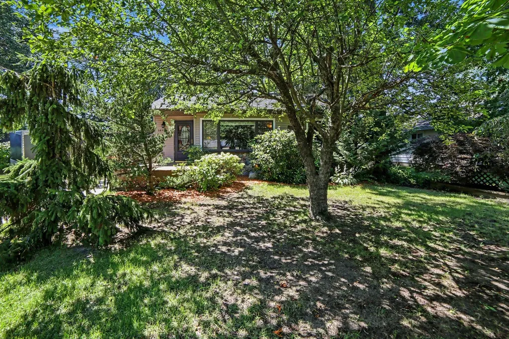 1615 Havenga Street Laketon Township MI 49445