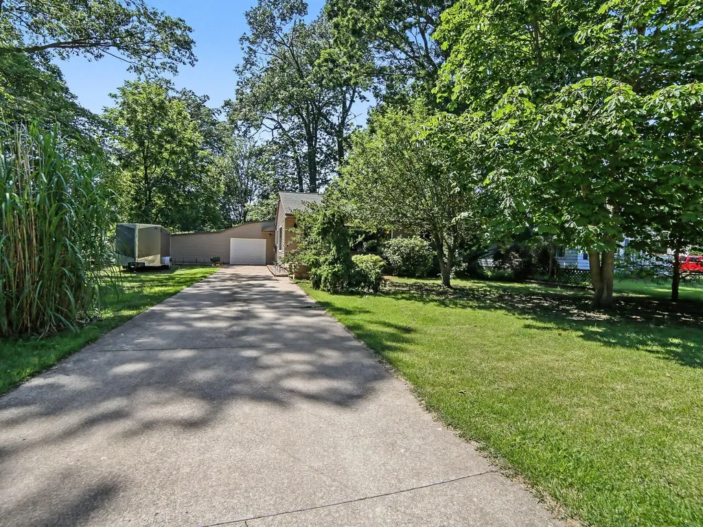 1615 Havenga Street Laketon Township MI 49445
