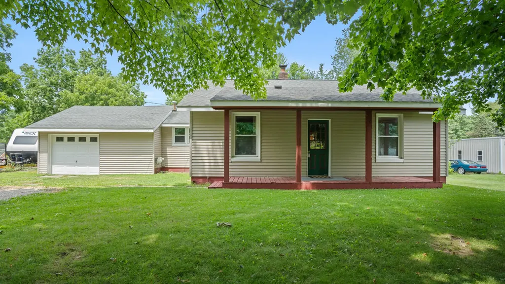 189 E Cross Street Unknown City MI 48815
