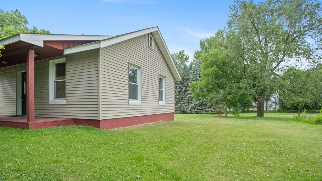 189 E Cross Street Unknown City MI 48815