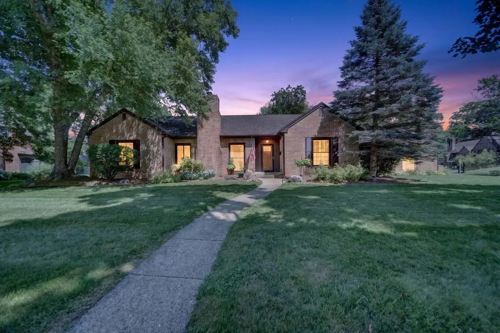 411 S Higby Street Jackson City MI 49203