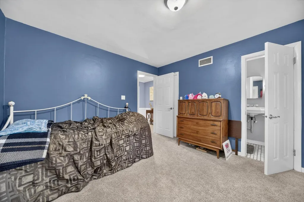 411 S Higby Street Jackson City MI 49203