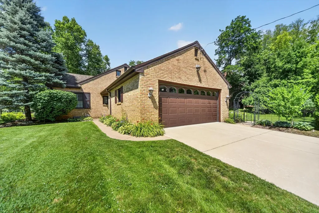 411 S Higby Street Jackson City MI 49203
