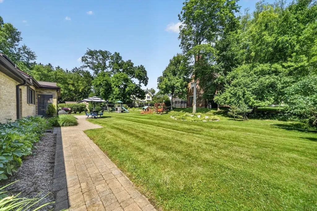 411 S Higby Street Jackson City MI 49203