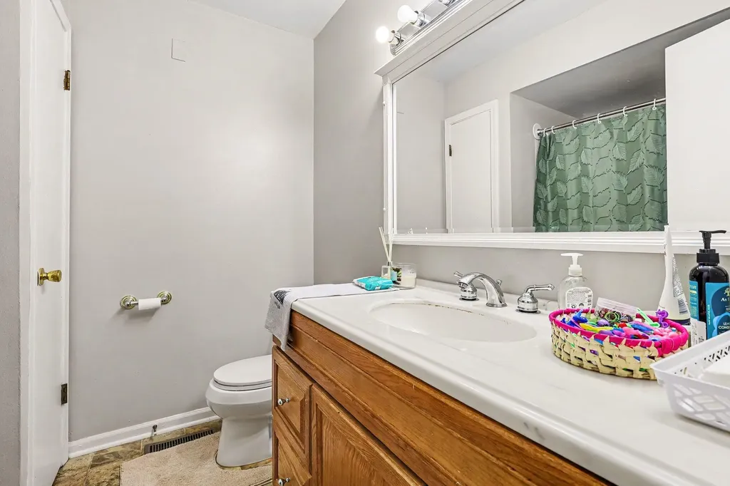 5080 Stauffer Avenue SE Kentwood City MI 49508