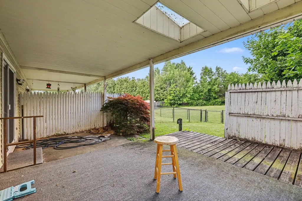 5080 Stauffer Avenue SE Kentwood City MI 49508