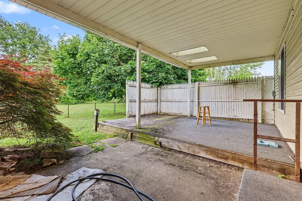 5080 Stauffer Avenue SE Kentwood City MI 49508