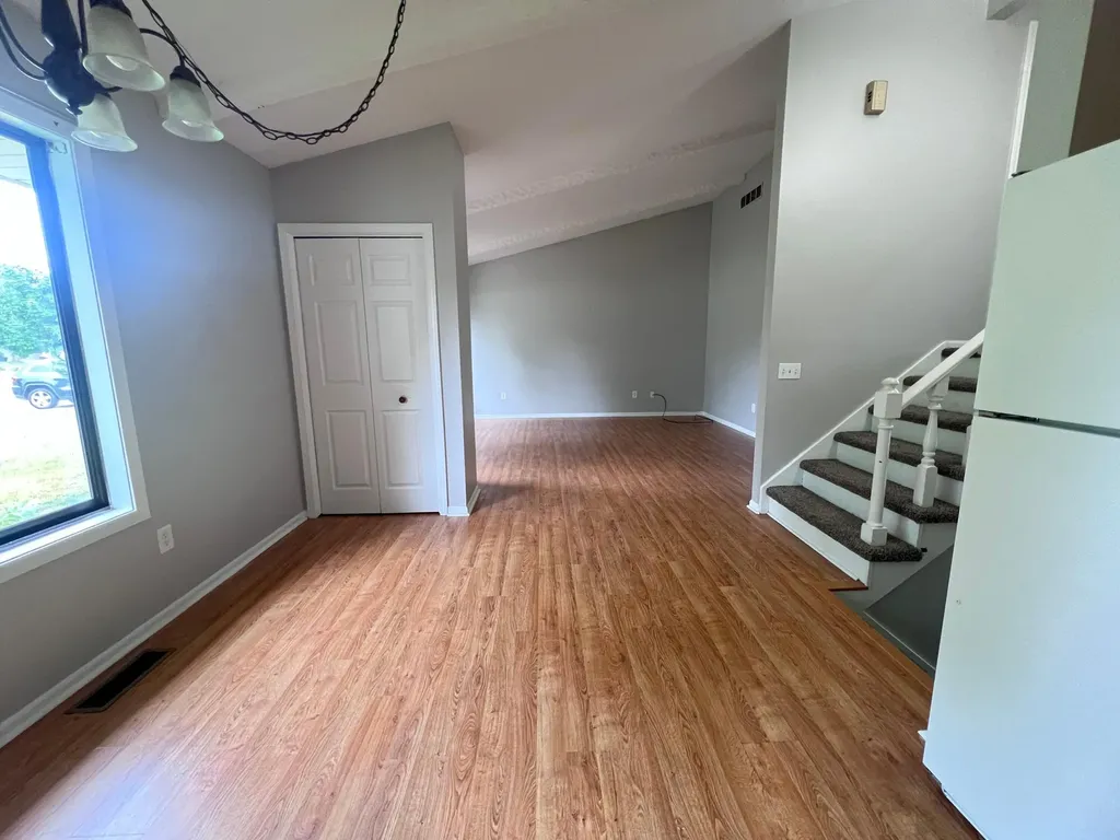 5080 Stauffer Avenue SE Kentwood City MI 49508