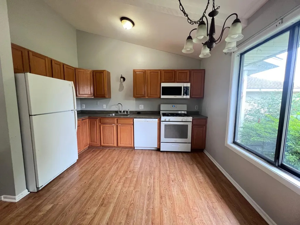 5080 Stauffer Avenue SE Kentwood City MI 49508