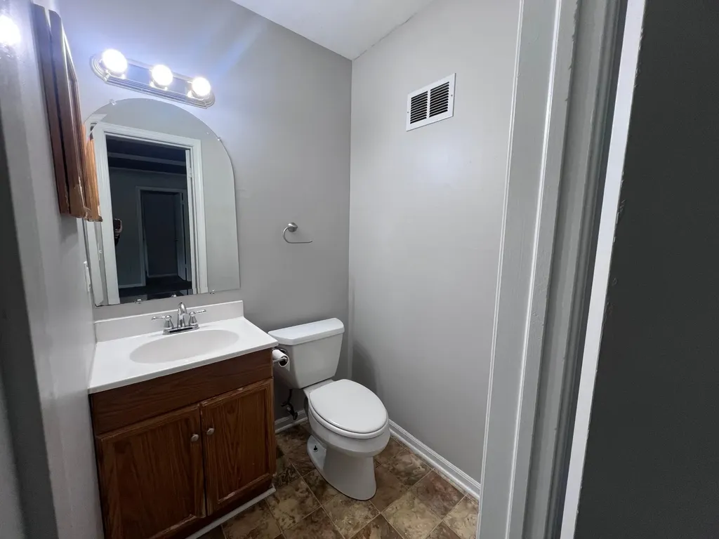 5080 Stauffer Avenue SE Kentwood City MI 49508