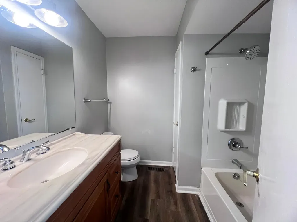 5080 Stauffer Avenue SE Kentwood City MI 49508
