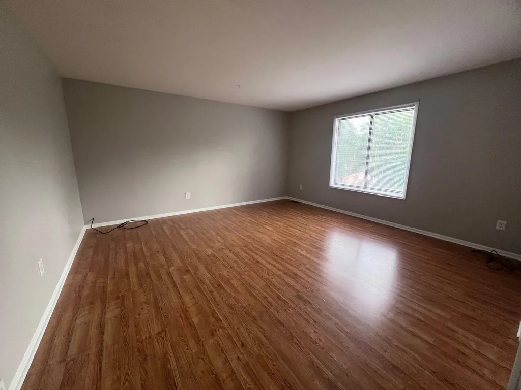 5080 Stauffer Avenue SE Kentwood City MI 49508