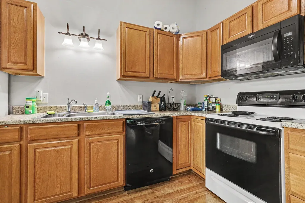 5080 Stauffer Avenue SE Kentwood City MI 49508