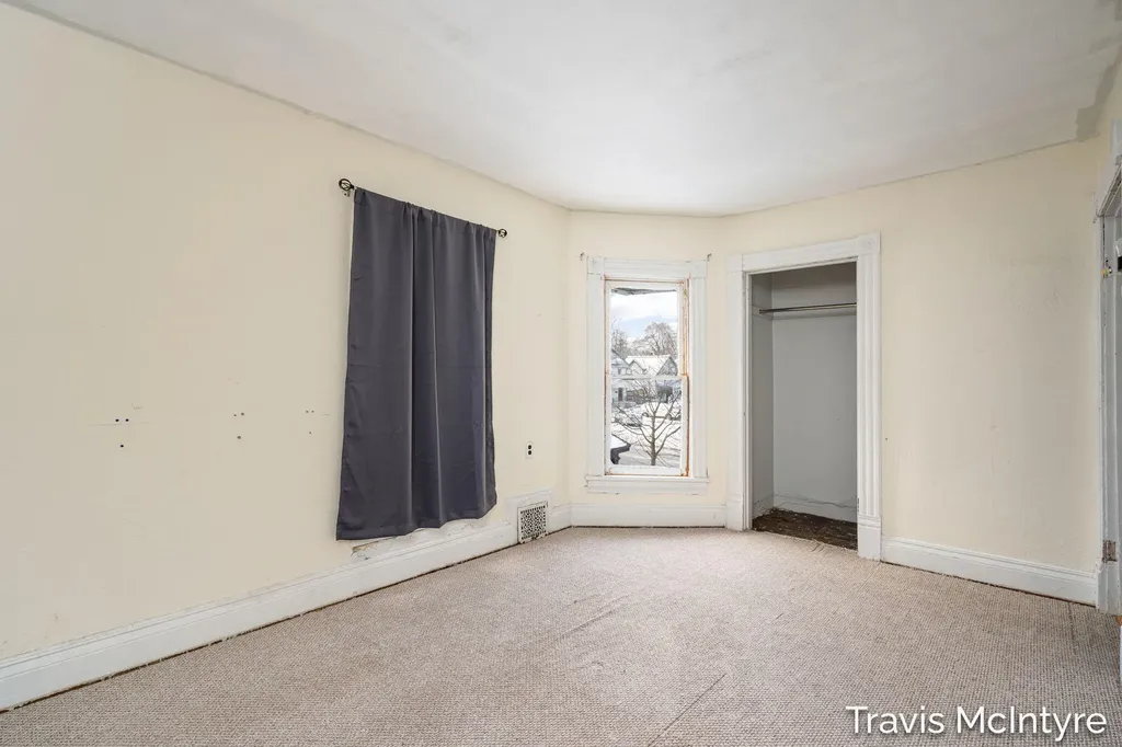 908 Eastern Avenue SE Grand Rapids City MI 49507