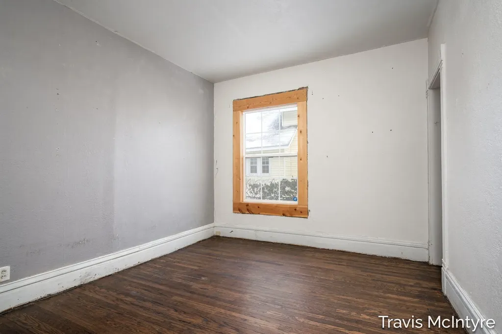 908 Eastern Avenue SE Grand Rapids City MI 49507