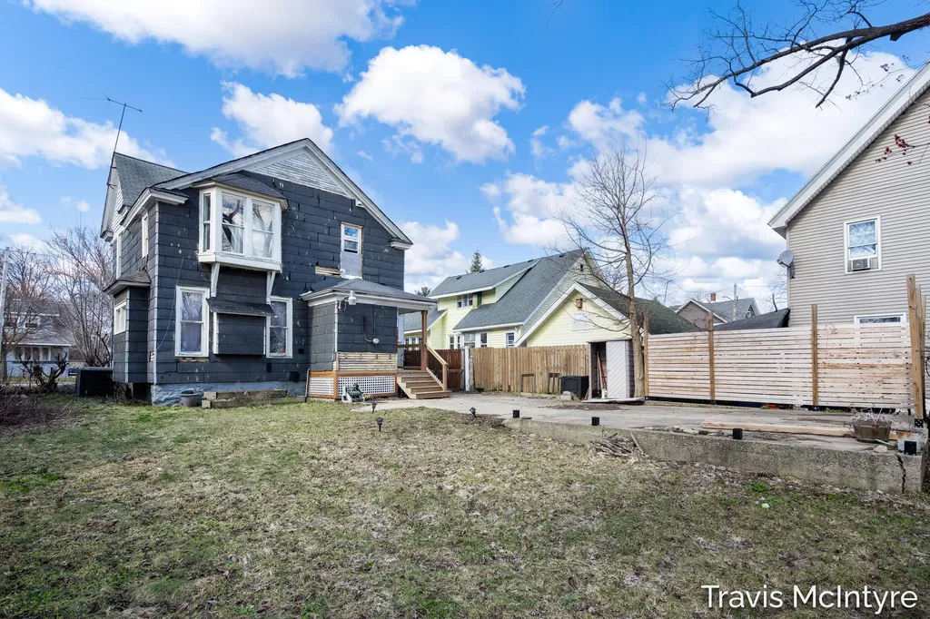 908 Eastern Avenue SE Grand Rapids City MI 49507