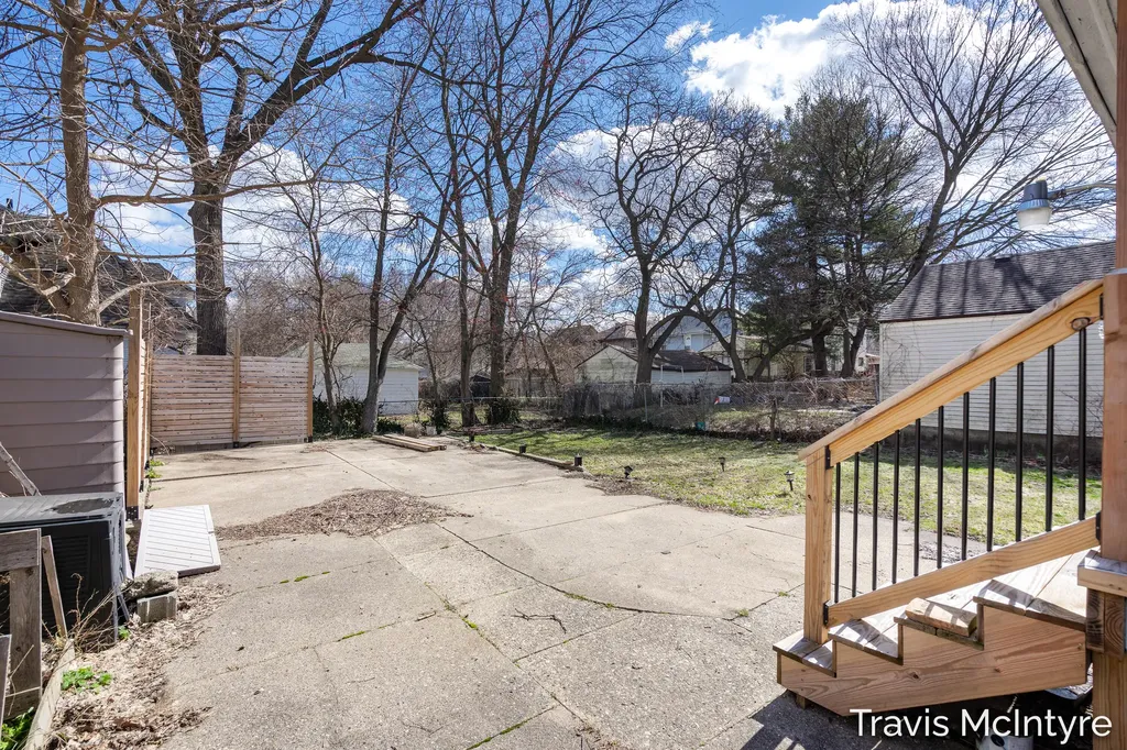 908 Eastern Avenue SE Grand Rapids City MI 49507