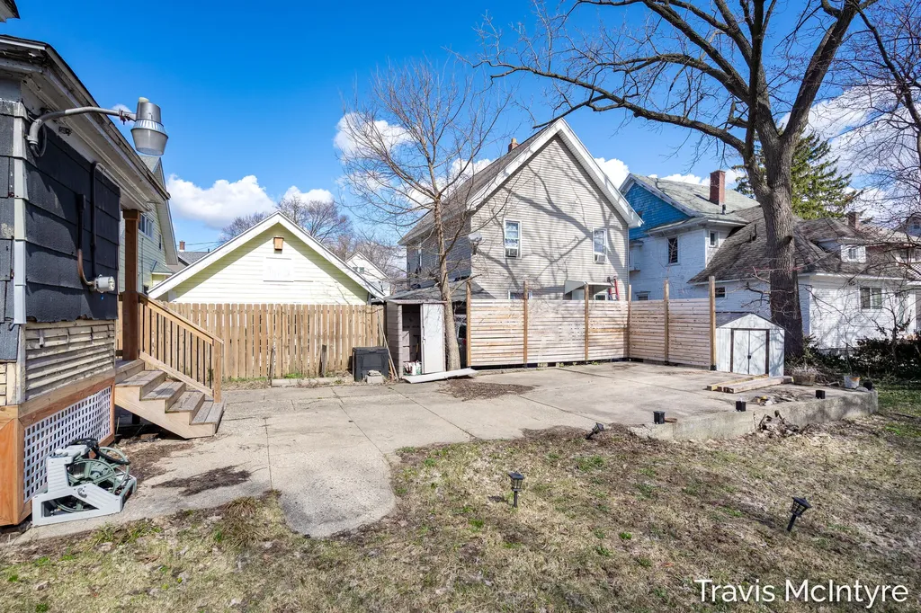 908 Eastern Avenue SE Grand Rapids City MI 49507
