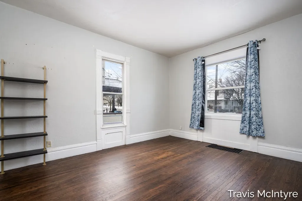 908 Eastern Avenue SE Grand Rapids City MI 49507