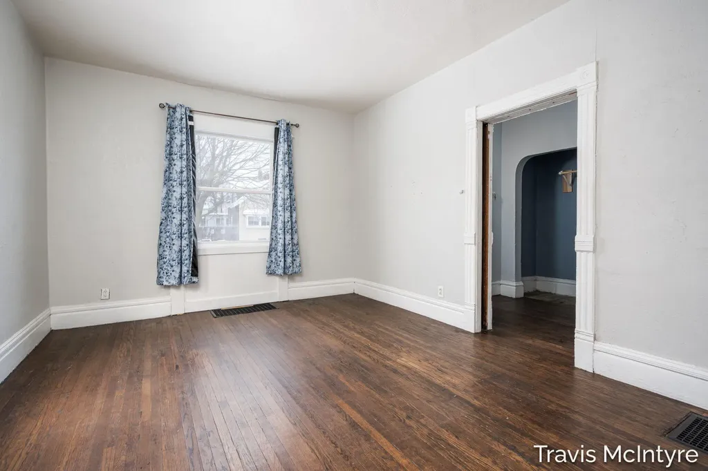 908 Eastern Avenue SE Grand Rapids City MI 49507