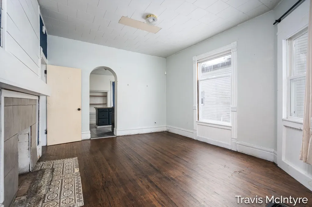 908 Eastern Avenue SE Grand Rapids City MI 49507
