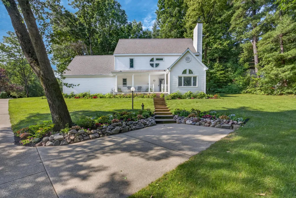 19547 Golfview Drive Big Rapids Charter Township MI 49307