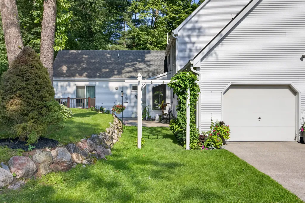 19547 Golfview Drive Big Rapids Charter Township MI 49307