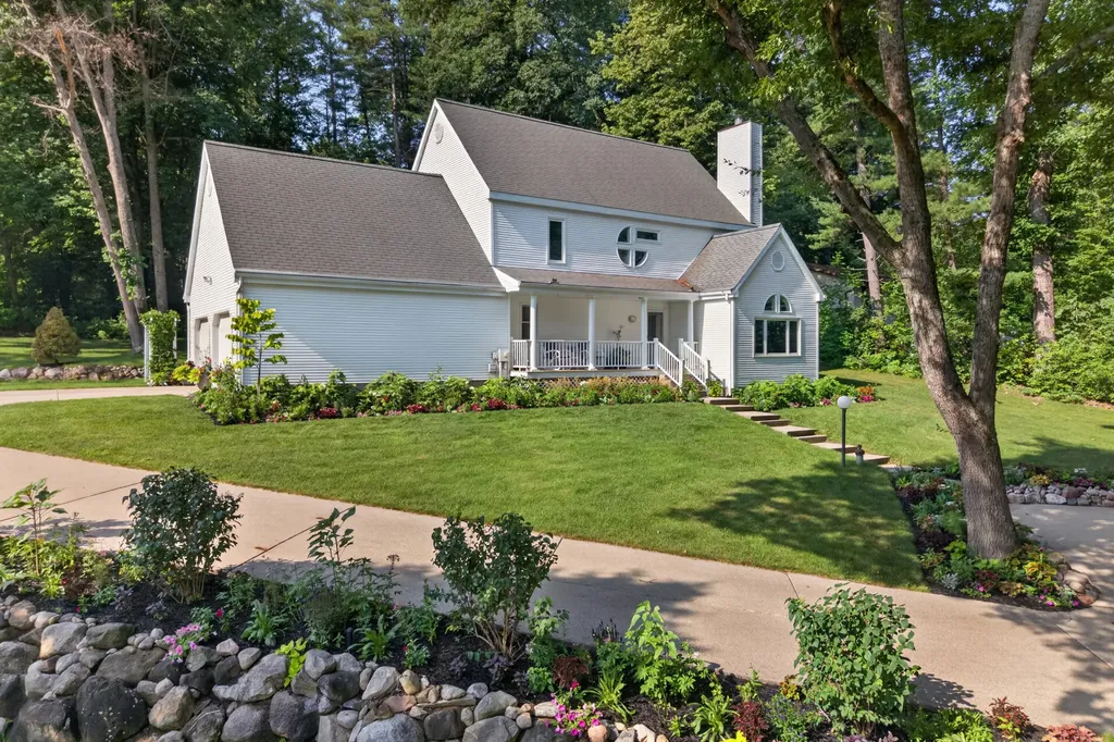 19547 Golfview Drive Big Rapids Charter Township MI 49307