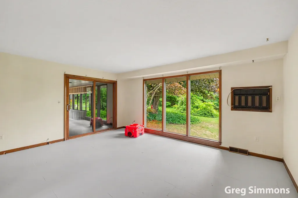 1079 Rector Street NE Algoma Township MI 49345