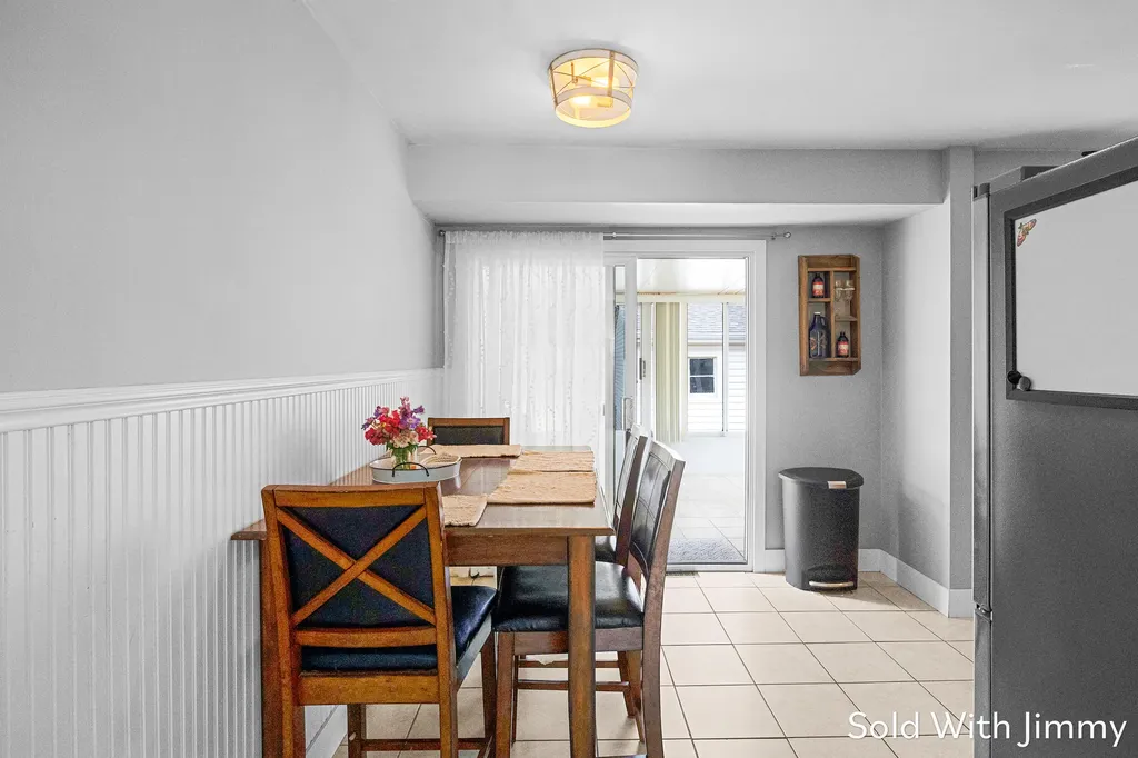 1340 Beckwith Avenue NE Grand Rapids City MI 49505